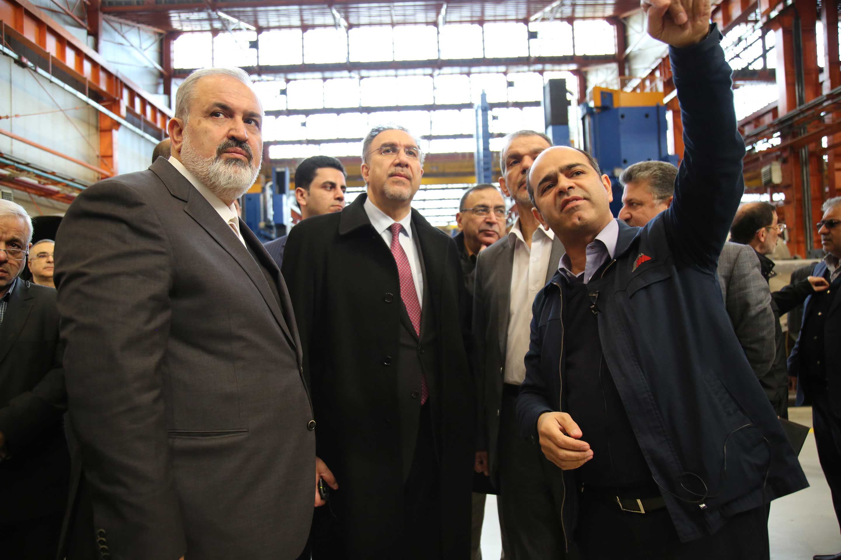 Iraq Electricity Minister Visits MAPNA Group