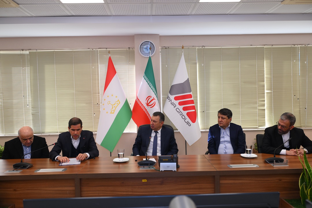 نخست‌وزیر و وزیر صنعت تاجیکستان با حضور در کارخانه شرکت مهندسی و ساخت توربین مپنا (توگا)، با آخرین توانمندی‌ها و دستاوردهای گروه مپنا آشنا شدند.